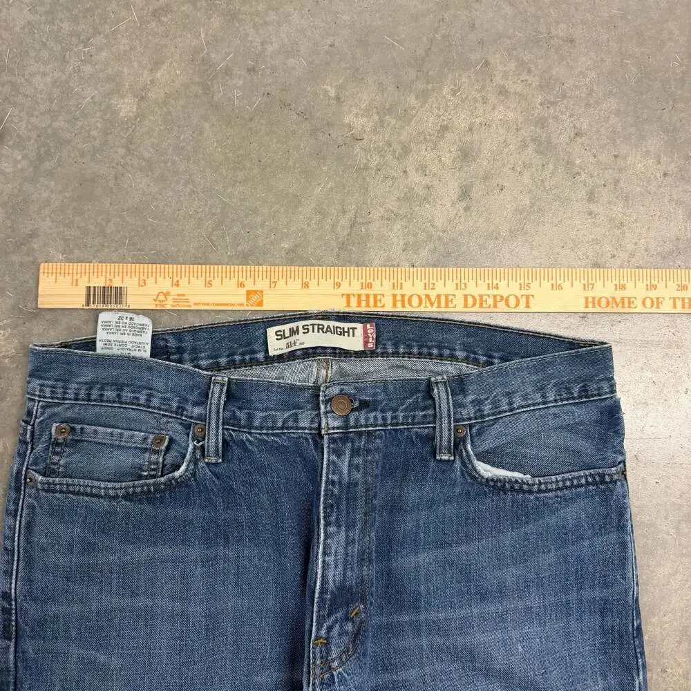 Vintage 2000’s Levi’s 514 Denim Jeans